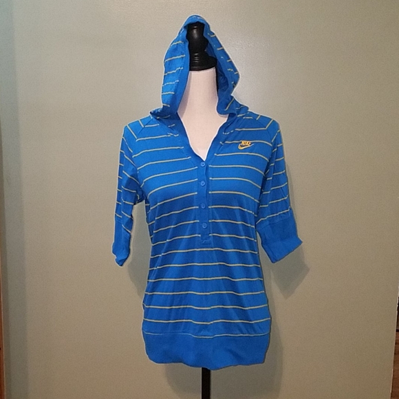 Nike Tops - 💙Nike sweater shirt💙